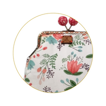 Φόρτωση εικόνας στο εργαλείο προβολής Συλλογής, Λευκό floral Τσαντάκι με κόκκινη πέρλα
