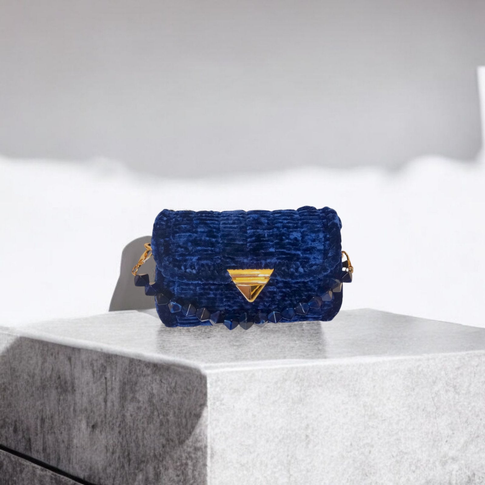 Τσαντάκι Royal Velvet Charm